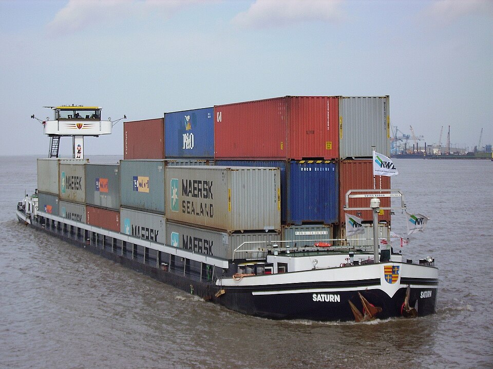 Binnenschiff: Binnenschiff auf dem Rhein